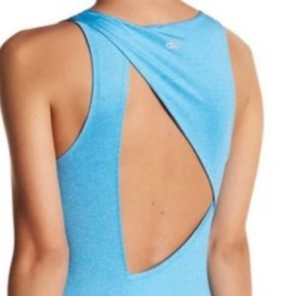 Alō Yoga Turquoise Asymmetrical Tank Top S EUC - Picture 2 of 7